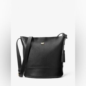 Michael Kors Medium Willie messenger bag in black pebbled leather Handbag